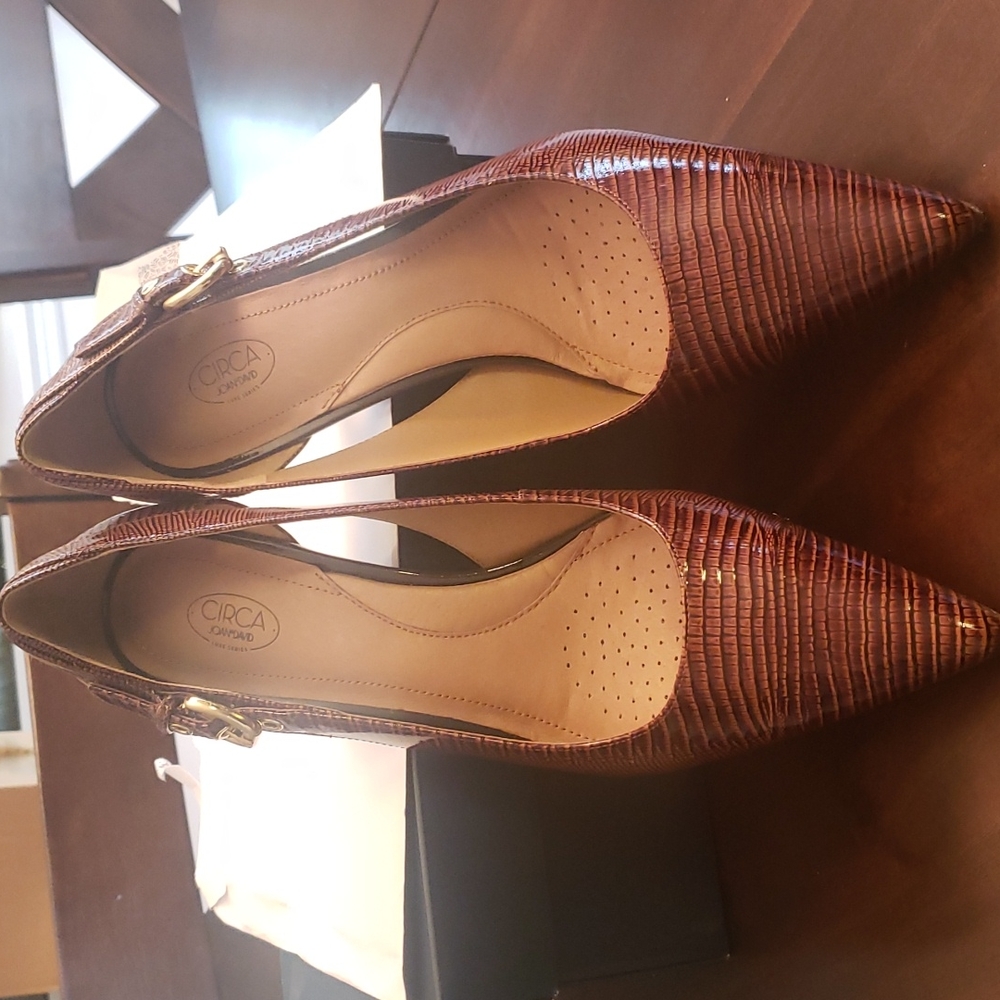 Shoes - Picture 2 of 3